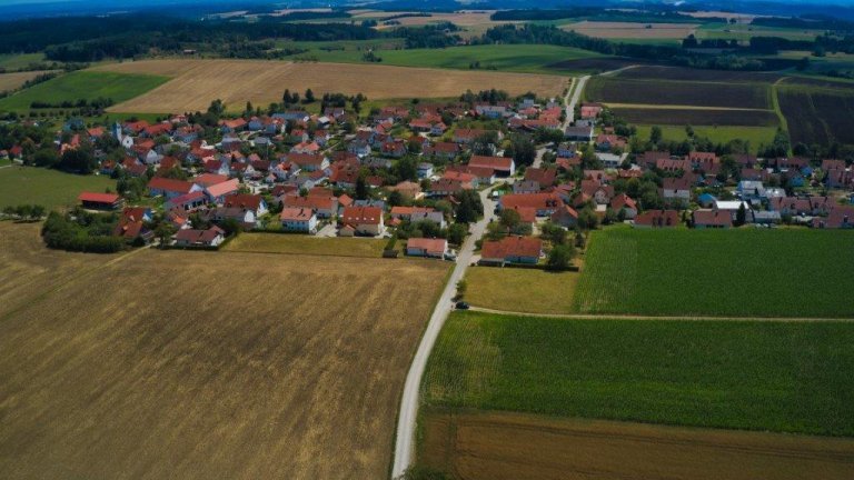 Grossansicht in neuem Fenster: Luftbildaufnahmen Zolling - Oberappersdorf (3/4)