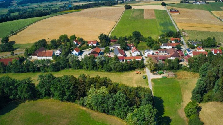 Grossansicht in neuem Fenster: Luftbildaufnahmen Zolling - Siechendorf (4/4)